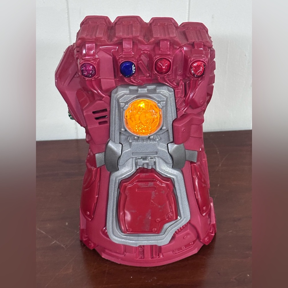 Interactive Marvel-infinity gauntlet